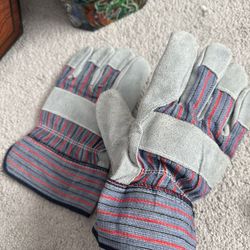 Heavy-Duty Work Gloves – Durable Grip & Protection – MOVING OUT SALE