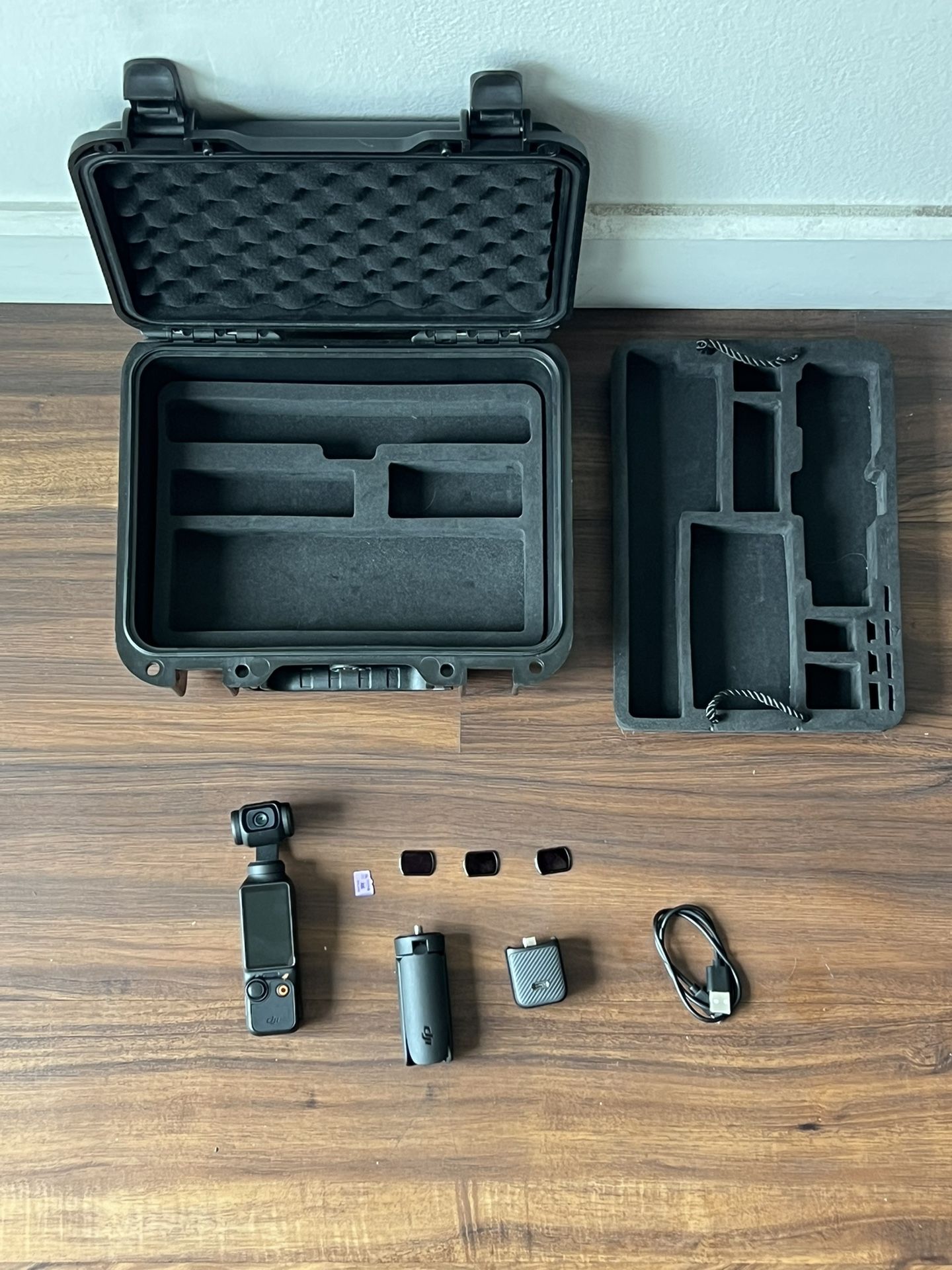 DJI Osmo Pocket 3 Creator Combo + Case, ND Filters, Tripod & SD Card