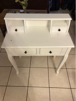 white writing desk/vanity