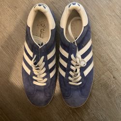 Adidas Size 9.5 M