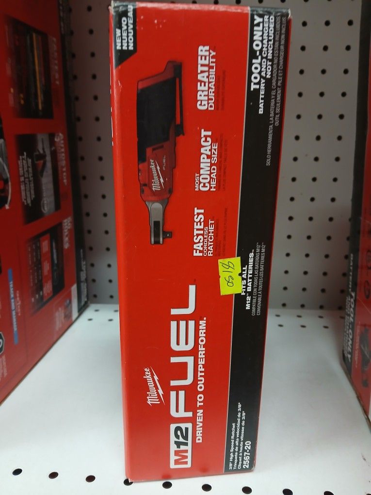Milwaukee new 3/8" Ratchet 12M Fuel