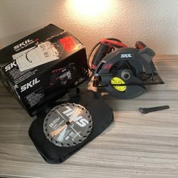 Brand new 15 amp skills saw never used once