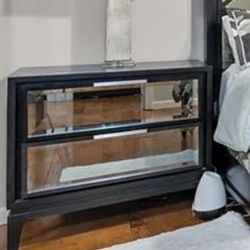 Queen Black Mirrored Bedroom set