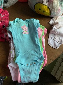 12 short sleeve onesies 0-6 mints