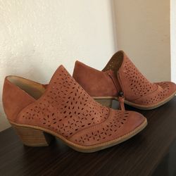 Sofft Coral Suede Boots (SIZE 9)