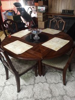 Dropleaf Table With Lazy Susan 150.00