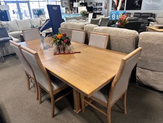 Stunning large wood dining table set! $1599 🚨🧡📦