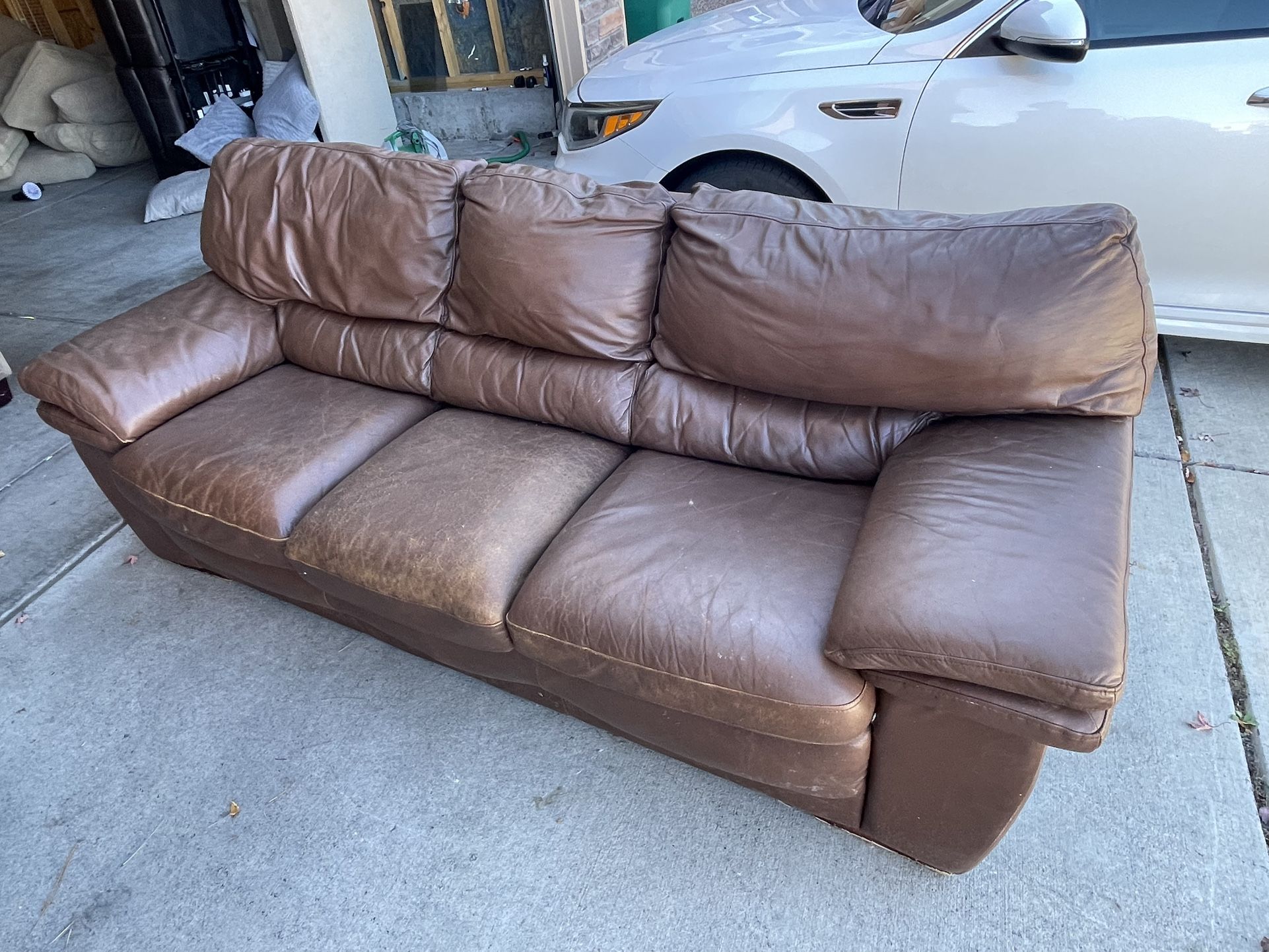 Comfy Brown Leather Couch - FREE DELIVERY π