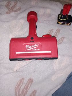 milwaukee m12 vacuum attachment