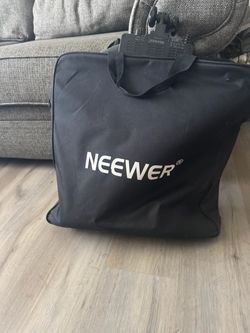 LED LIGHT NEEWER Brand