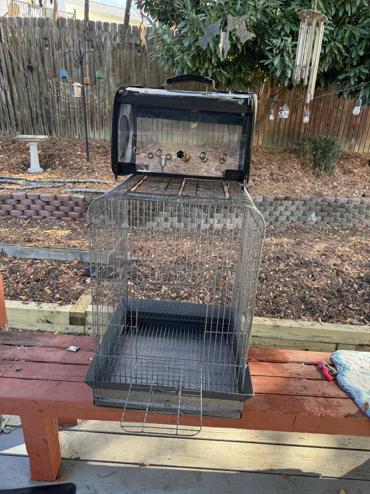 Large Birdcage w Travel Carrier and Food Storage Container 