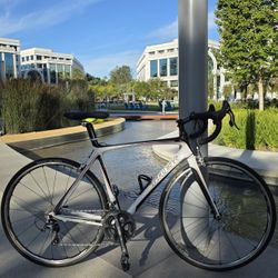 17 lb. All-Carbon Trek Madone 6.9 Racing Bike 