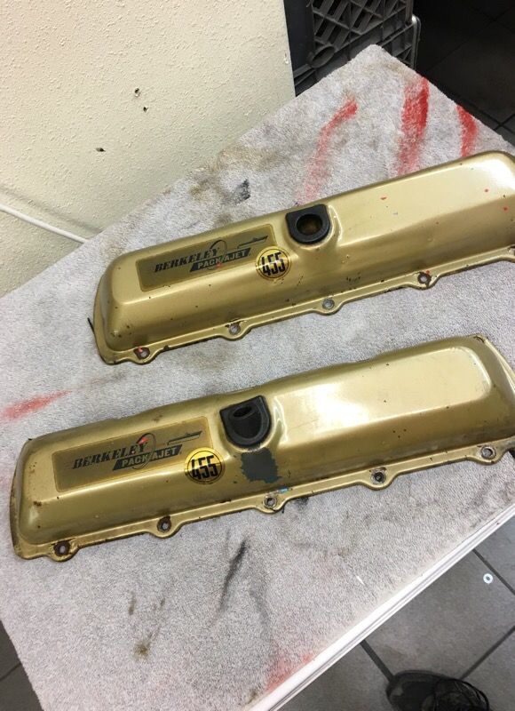 Oldsmobile 455 Berkeley valve covers