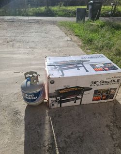 Griddle and Propane Tank for sale In New Condition