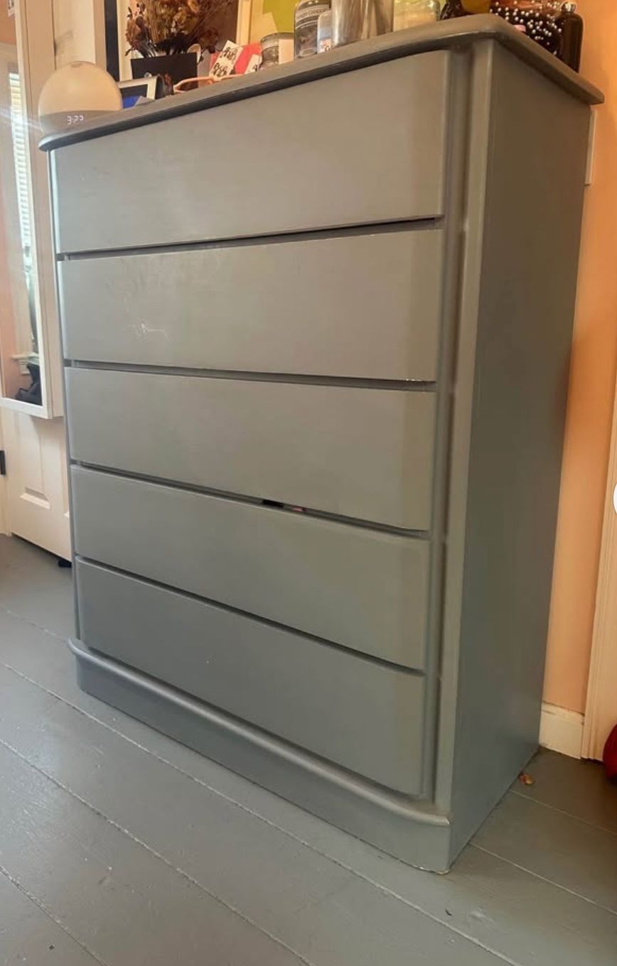 5 Drawer Dresser - well made