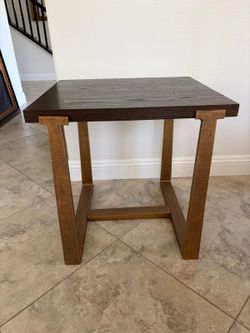 Side end table t brace
