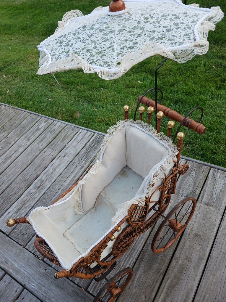 Antique Victorian Baby Carriage