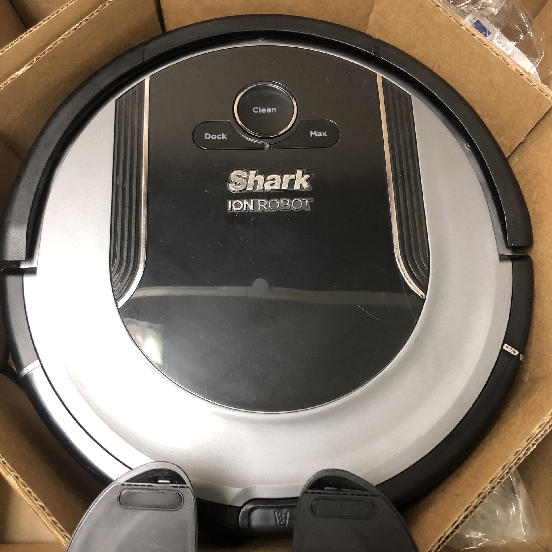 SHARK ION Robot Vacuum R85 WiFi-Connected with Powerful Suction, XL Dust Bin, Self-Cleaning Brushroll and Voice Control with Alexa or Google Assistan