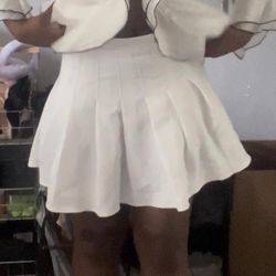 Forever 21 White Pleated skirt