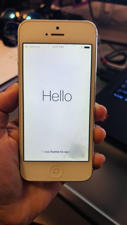 Vintage Apple iPhone 5 16GB White, Unlocked, Factory Reset