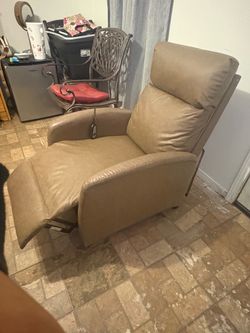 Tan Leather Recliner Chair /  Electric Medical - Style  Recliner