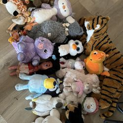 Bundle Of Stuffed Animals In Like-New condition 