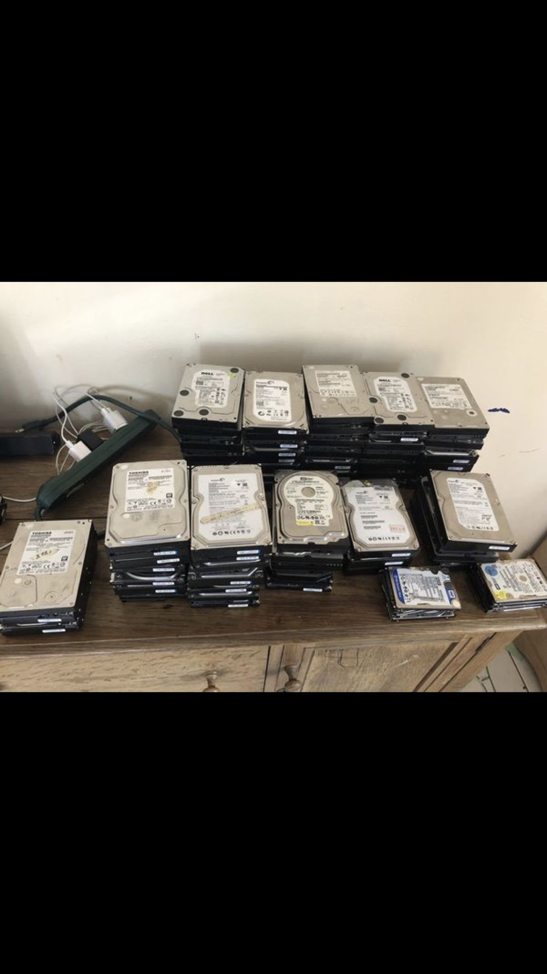 Lot of bad desktop hard drives, can be used for recycling or parts... i tested them by formatting and dis not pass the test.... see pictures!