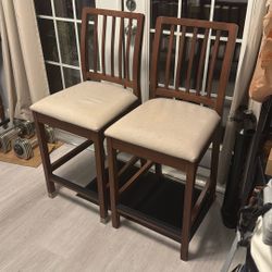 Bar Stool with Backrest
