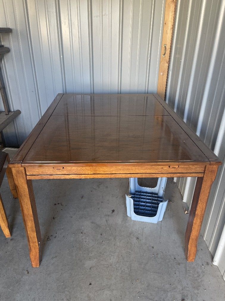 Dinning Room Table