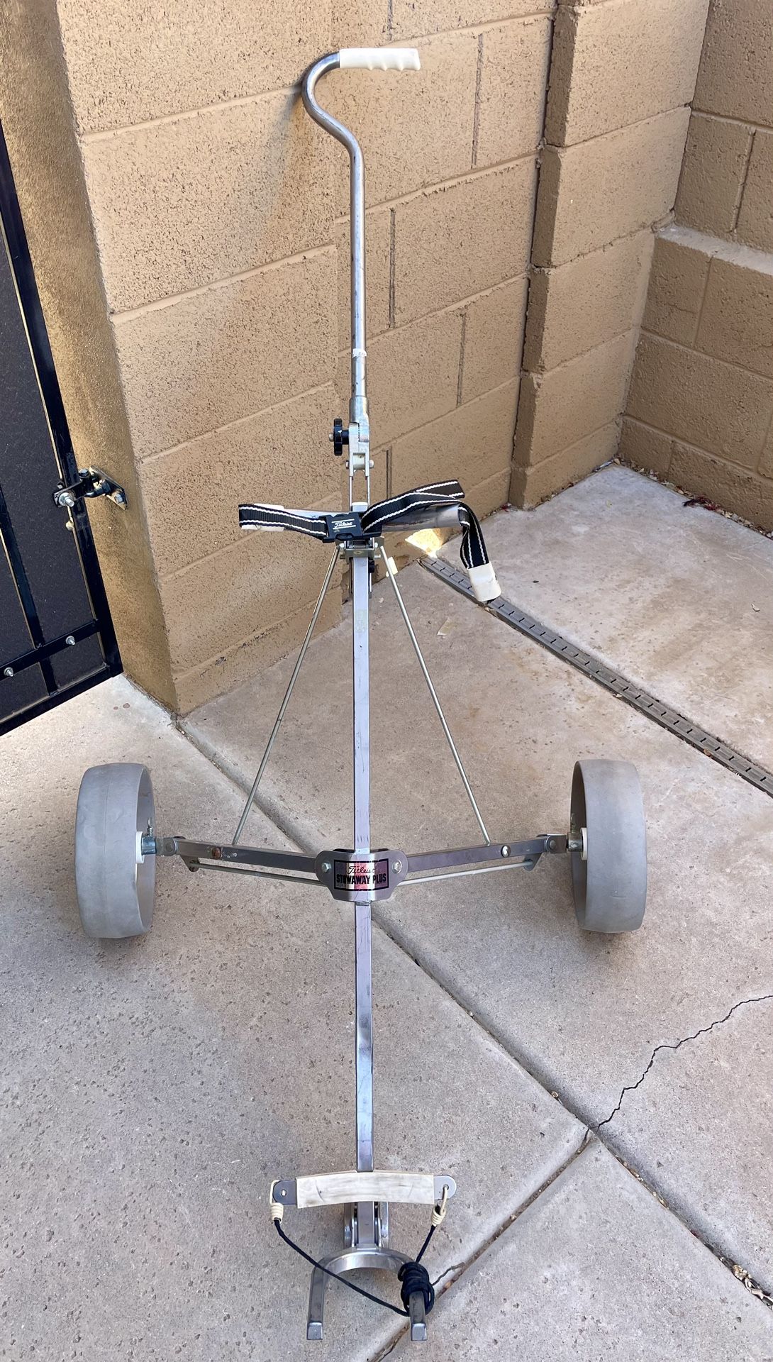 Titleist Golf Push Pull Two wheel Cart