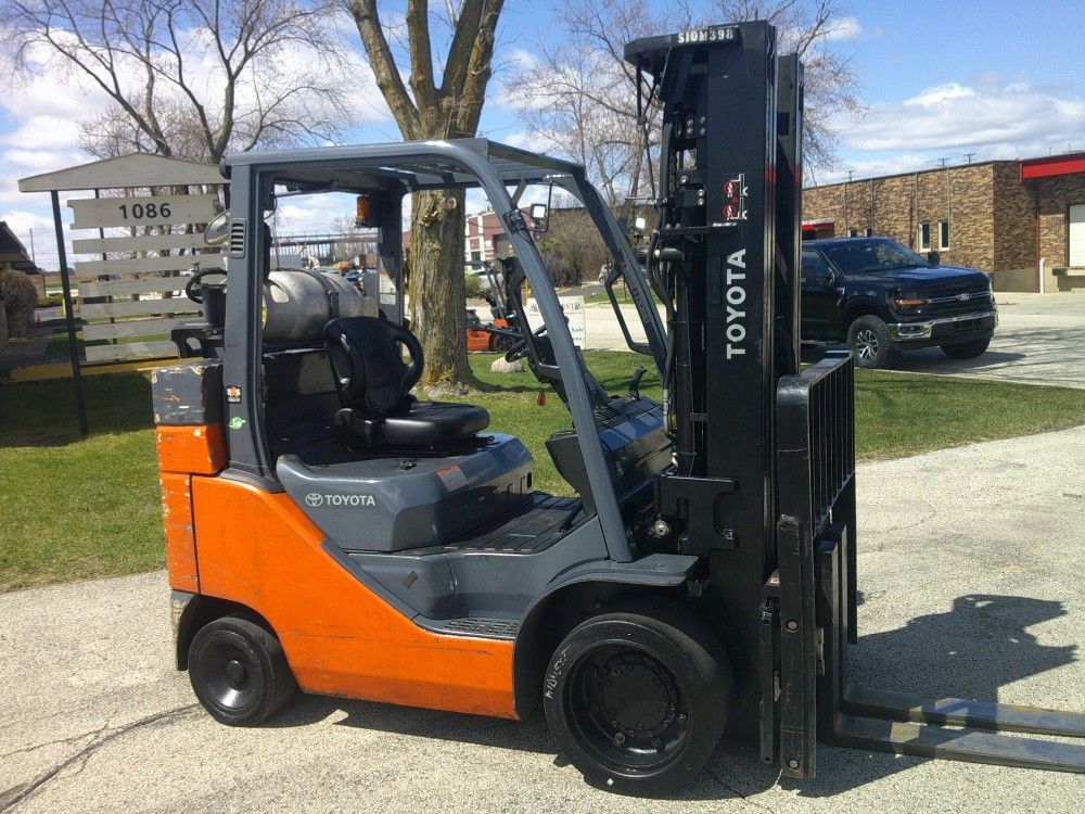 10K LB. Capacity Heavy Duty Toyota Forklift
