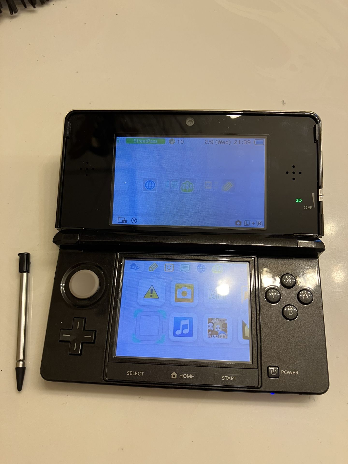 Used Black Nintendo 3DS