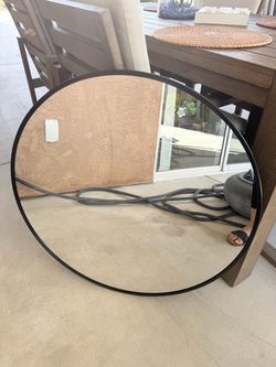 28” round wall mirror
