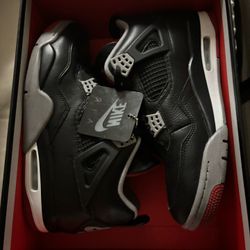 Jordan 4 Bred 