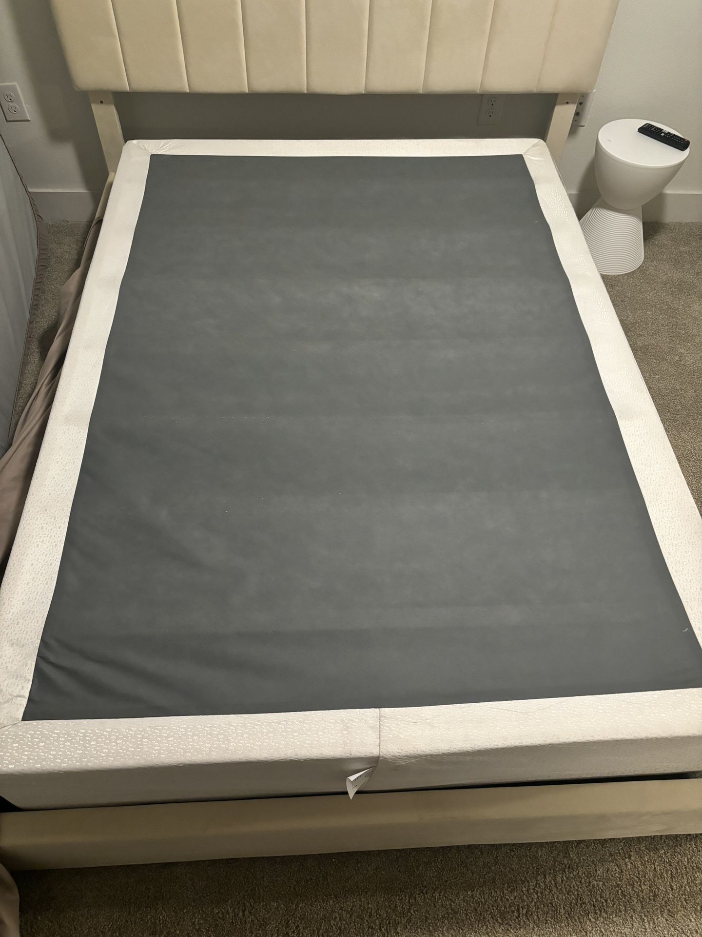 FULL SIZE MATTRESS AND BOX SPRING