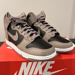 Nike Dunk High “Moon Fossil”