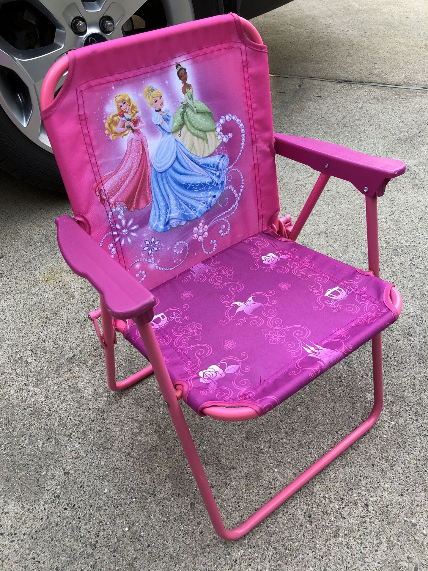 Disney Princess Folding Kids Chair Beach Patio Camping Like New NICE!!
