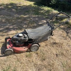 Snapper commercial Hi-Vac 2 cycle (mix gas) 4 HP engine. 