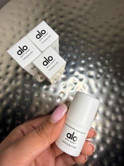 Alo Glow System Lasting Lip Balm