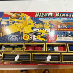  Life-Like HO Scale “Diesel Blast” Train Set 2 Engines– Complete Starter Set