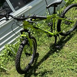 Huffy Hardtail Mountain Trail Bike 24 inch