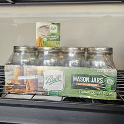 New Ball Wide Mouth Quart Mason Jars (12pk) + 10 Replacement Lids
