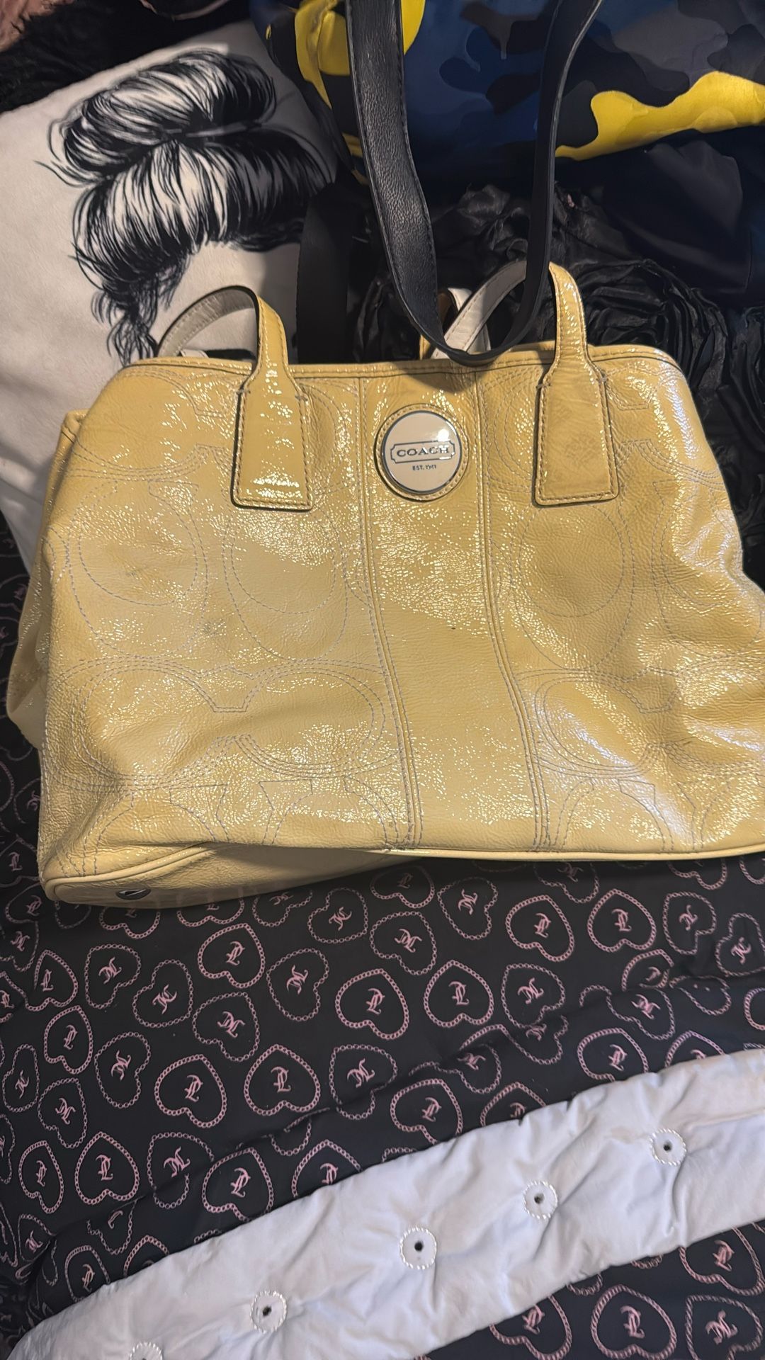Designer Bags Wallets And Wristlets Must Go Moving Sale