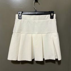 Lioness Tennis Skirt White Pleated- Size Small
