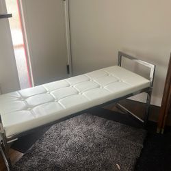 Chrome Bench 