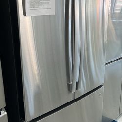 💥Great Deal💥 27 cu. ft. French Door Refrigerator in Fingerprint Resistant Stainless with Internal Water Dispenser 