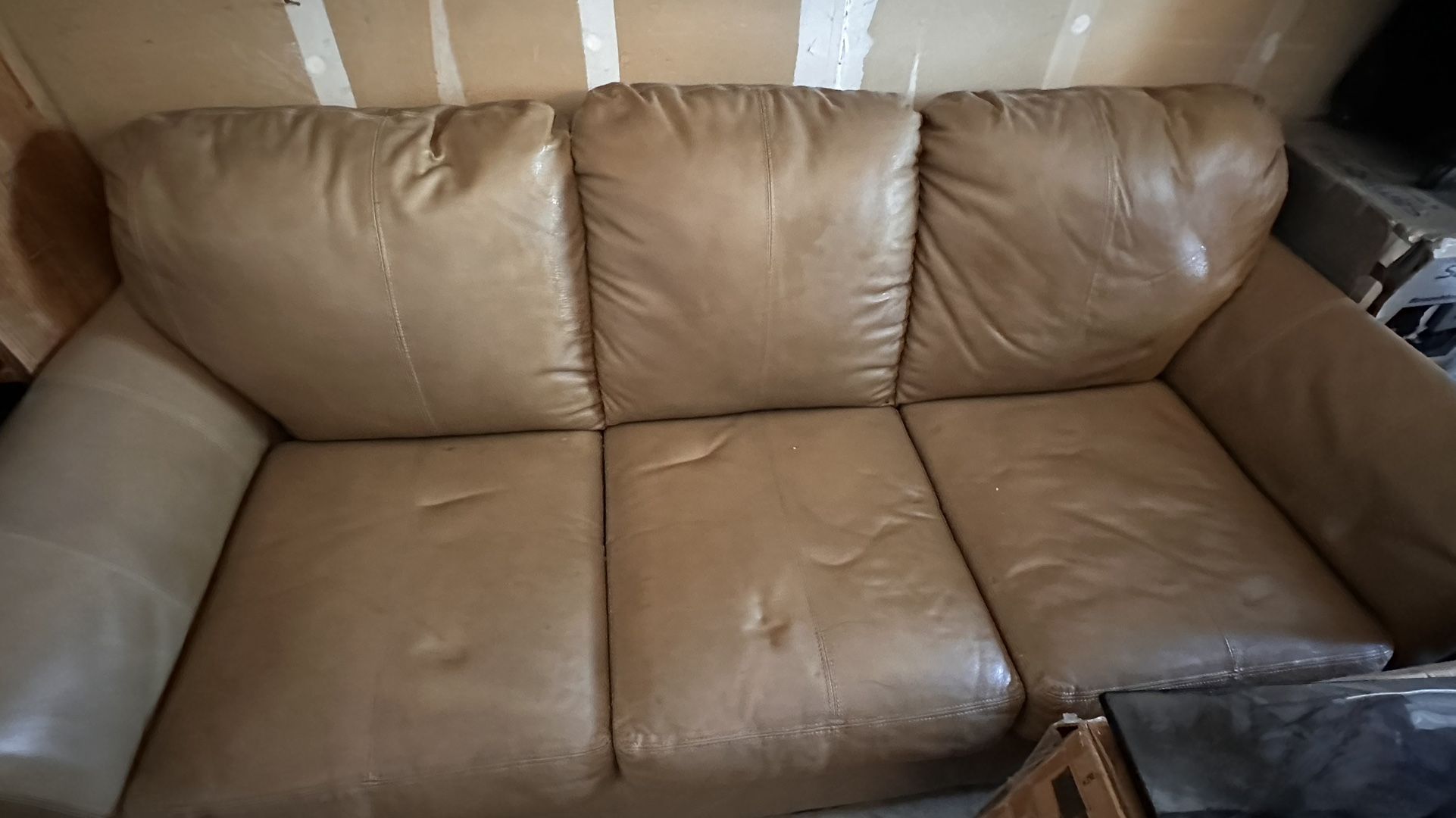 leather sofa in good condition