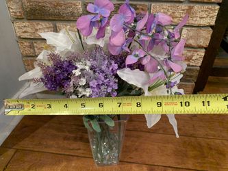 4 Wedding table top lavender flower arrangements Thumbnail