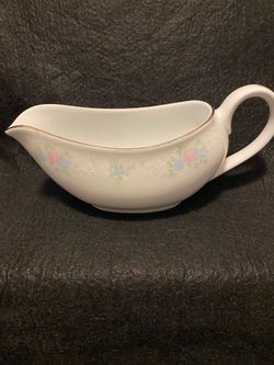 China Garden Prestige Juan Hsiang Gravy Boat