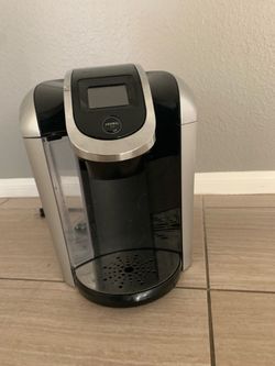 KEURIG COFFEE MAKER